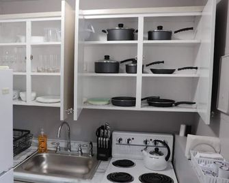 Rustic Studio Apt. 2 min drive to Downtown Oswego - Oswego