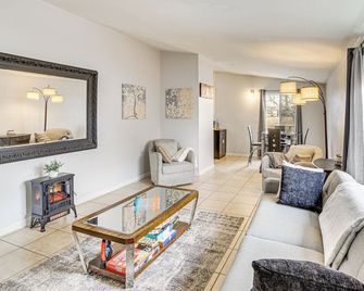 Work, Play & Relax: Home w/ Yard in Lancaster! - Lancaster - Salon