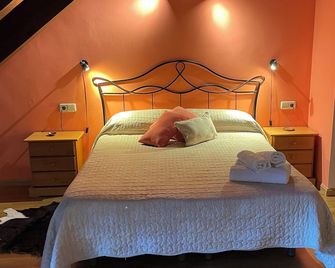 Rincon De Bachatos Casa Rural - Biescas - Slaapkamer
