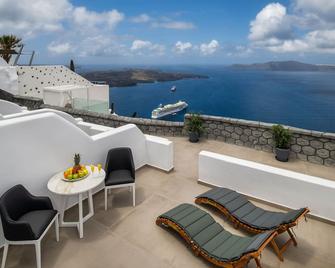 أورا سويتس - فيروستيفاني - شرفة