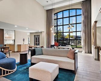 Best Value, Quality Stay! w/ Pool, Near Saint Thomas More Park and Open Space! - Lone Tree