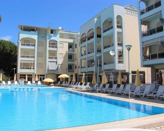 Golem Apartments - Golem - Pool