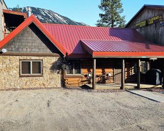 Charming cabin in the heart of Downtown Cooke City Montana - Cooke City - Bâtiment