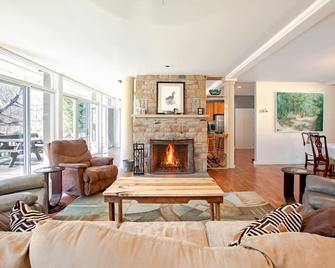 A Modern House in a Large Nature Reserve in Ligonier Valley! - Stahlstown - Sala de estar