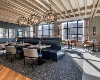 Cambria Hotel Portland Downtown Old Port - Portland - Lounge