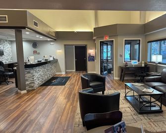 Baymont by Wyndham Missoula - Missoula - Wohnzimmer