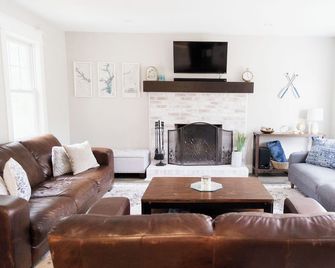 Magnolia Cove - Cozy lake house on beautiful Lake Hartwell - Hartwell - Sala de estar