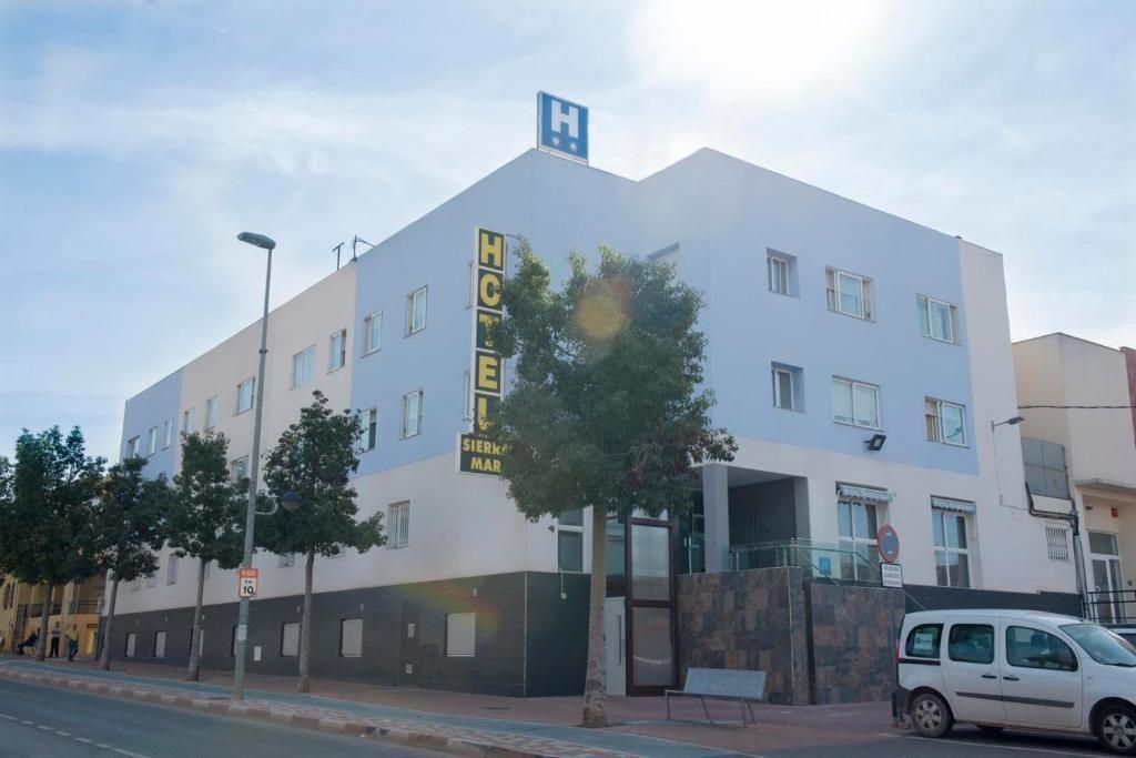 هوتل سييرا مار