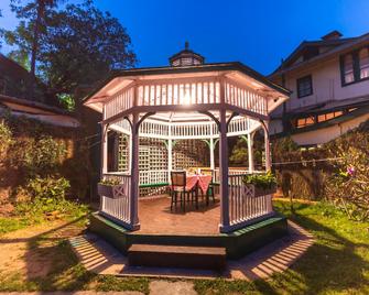 Windamere Hotel - A Colonial Heritage - Darjeeling - Building