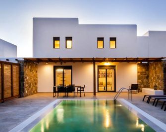 Cato Agro 2, Seafront Villa with Private Pool - Karpathos Town - Zwembad