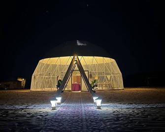 Luxury Desert Camp - Al Wāşil - Building