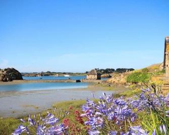 Holiday house Yvias for 1 - 4 persons with 2 bedrooms - Holiday house - Yvias - Playa