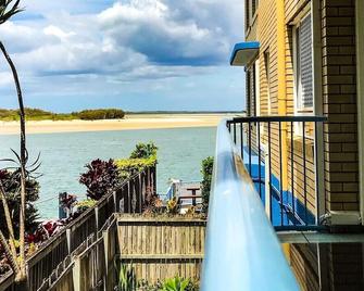 Tripcony Quays Apartment - Unit 4 - Caloundra - Balcony
