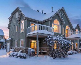 In-ground pool - Spacious condo - Horizons - Saint-Sauveur - Bâtiment