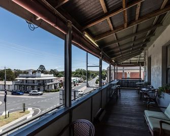 The Corner Hotel Alexandra - Alexandra - Balcony