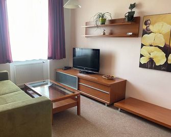 Hotel Ostrov Garni - Sadská - Sala de estar