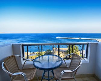 Astro Hotel - Agios Kirykos - Balkon