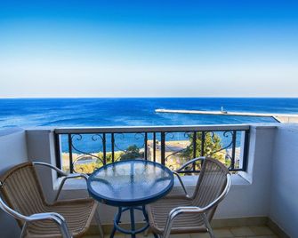 Astro Hotel - Agios Kirykos - Balkon