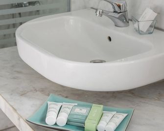 Longchamps l Zamalek l Boutique Hotel with Breakfast - Cairo