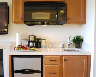 Bella Capri Inn and Suites - Camarillo - Cocina