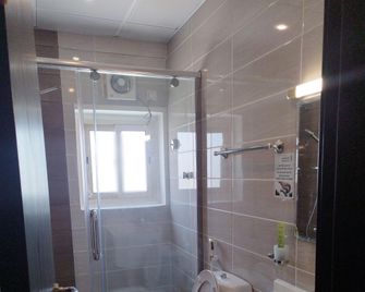 Al Marzam Hotel - Medina - Bathroom
