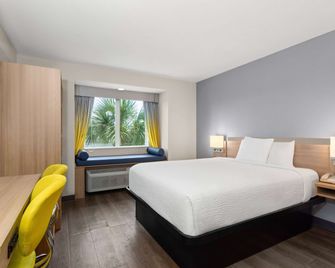 Microtel Inn & Suites by Wyndham Panama City - פנמה סיטי - חדר שינה