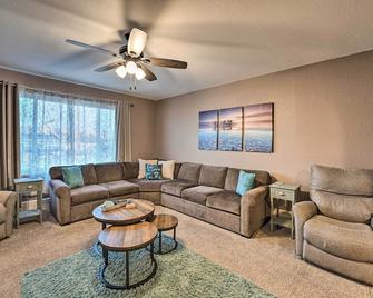 3 Mi to Water Lake Havasu Gem with Fire Pit and Grill - Lake Havasu City - Sala de estar