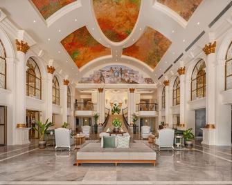 British Colonial Nassau - נאסאו - לובי