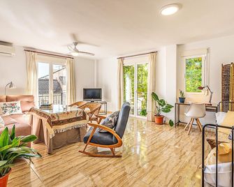 Stunning Air Conditioned House - Cijuela - Living room