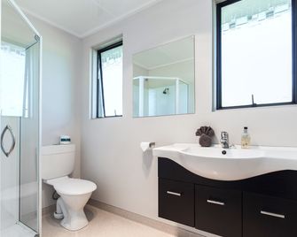Cherylea Motel - Blenheim - Bathroom