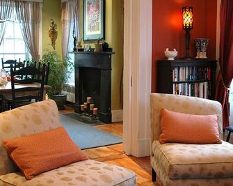 3 Br/ 3 Bath In Historic Home Mins From Kendall Sq , Mit, Harvard, Boston.. - Cambridge - Ruang tamu
