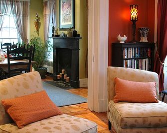 3 Br/ 3 Bath In Historic Home Mins From Kendall Sq , Mit, Harvard, Boston.. - كامبريدج - غرفة معيشة