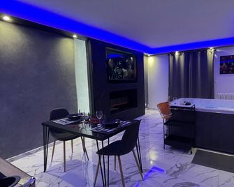 La Casa de Lové Suite Jacuzzi - Melun