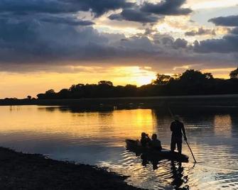 Khwai Mokoro Safaris and Campsites - Khwai