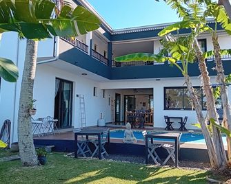 Villa Belza et Spa - Saint-Pierre - ลาน