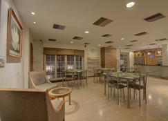 Tristar Service Apartments - Bangalore - Restaurante