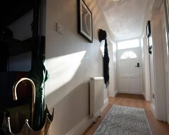 Forge House - Wallingford - Flur