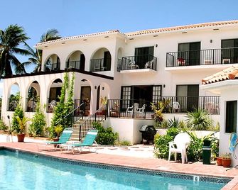 Turtle Nest Inn, Ocean View Apt, Rental Car Included, 1199/week! - Bodden Town - Bina