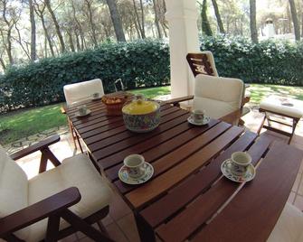 Villa Resort & Private Beach Riva dei Tessali - Castellaneta Marina - Patio