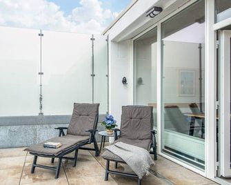 5 Star Holiday Home in Ringkobing - Ringkobing - Balkón