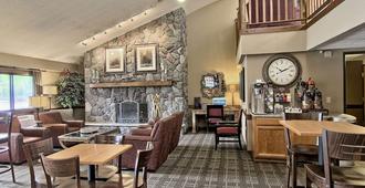 Blossom Hotel & Suites Traverse City - Traverse City - Ravintola