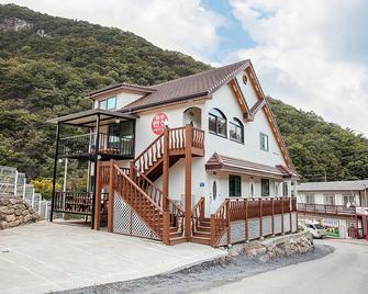 월송가든펜션 - 문경 - 건물