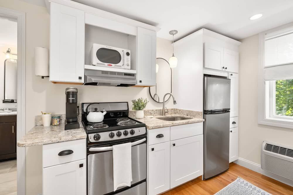 Ember Suite at The Hygge House - Newburyport - Keuken