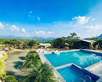 Canvas Resort - Lonavala - Pool