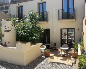 Ses Terrisses Hotel - Palafrugell - Patio