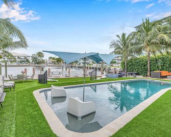 Suite by Beach Waterfront Lago Key Three - Fort Lauderdale - Piscina