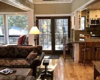 Lake Front Luxury Lodge - Near Yosemite - Pool Table - Private Dock And Lake Pml - Groveland - Σαλόνι