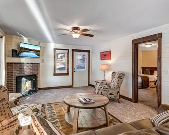 Newly Remodeled Resort Cottage on Gull Lake - Nisswa - Sala de estar