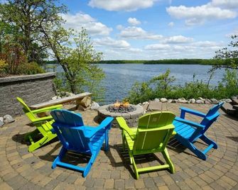 Morning Sun Cabin on Lake Metigoshe - Bottineau - Patio