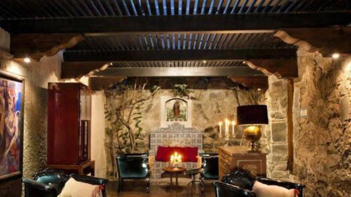 Mil Flores Luxury Design Hotel